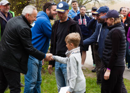 Zakończenie regat Burmistrz Witkowicz gratuluje Piątce +